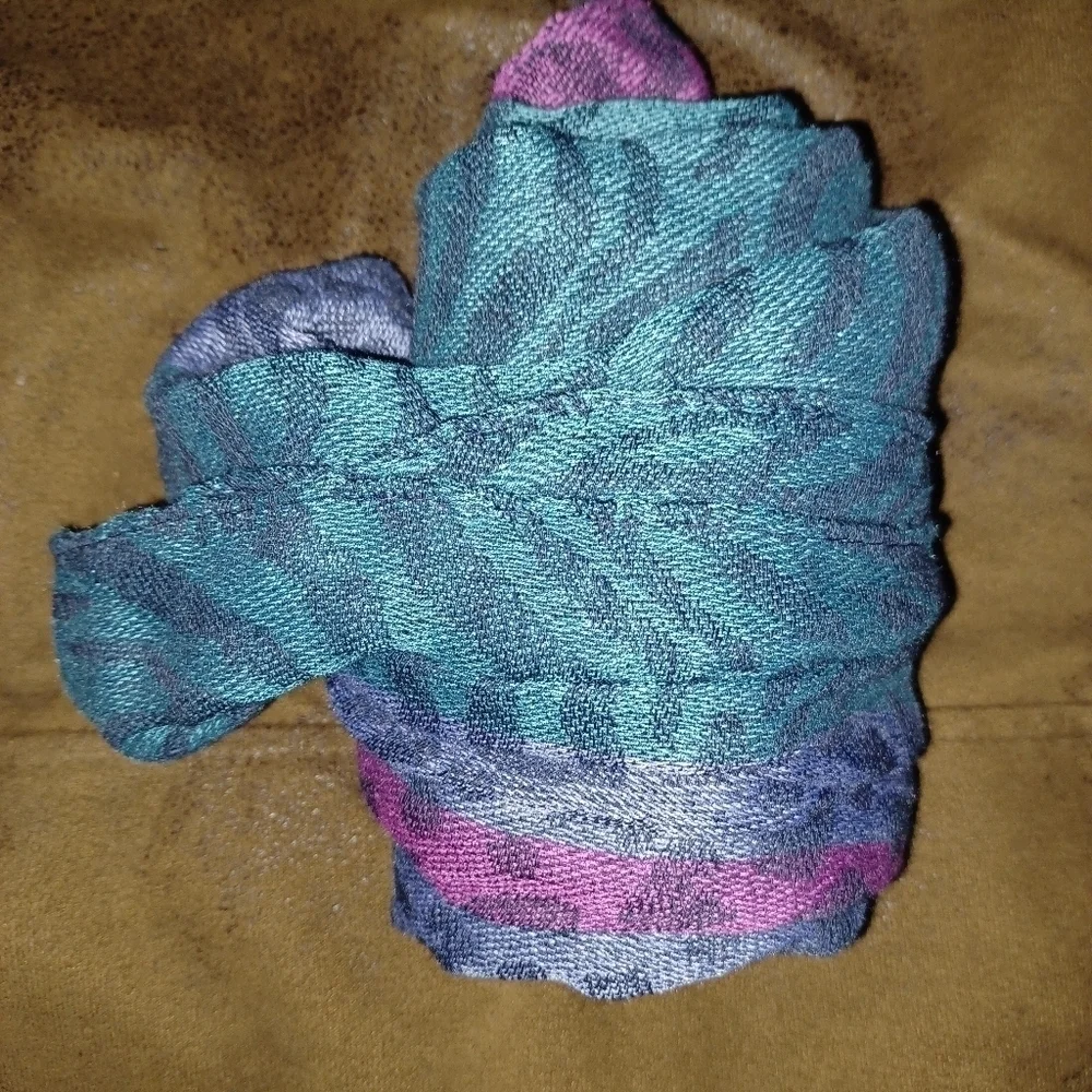 BUNDLE OF SCARFS, (8)